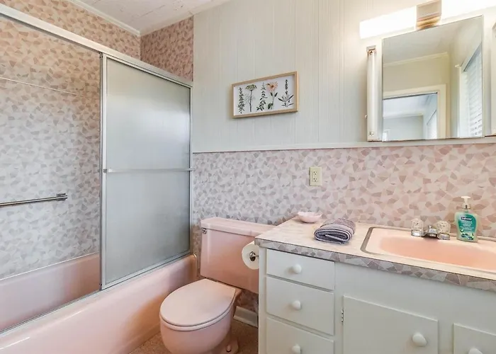 Apartment Hot Spot Near Cajun Dome And Moncus Park Sleeps 8 *