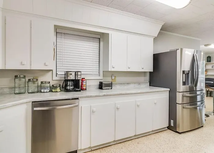 Hot Spot Near Cajun Dome And Moncus Park Sleeps 8 * Lafayette