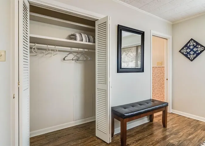 Hot Spot Near Cajun Dome And Moncus Park Sleeps 8 * Lafayette