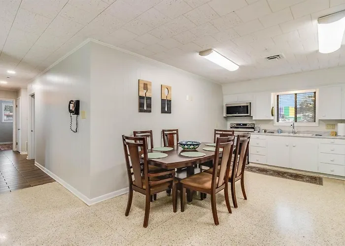 Apartment Hot Spot Near Cajun Dome And Moncus Park Sleeps 8 *