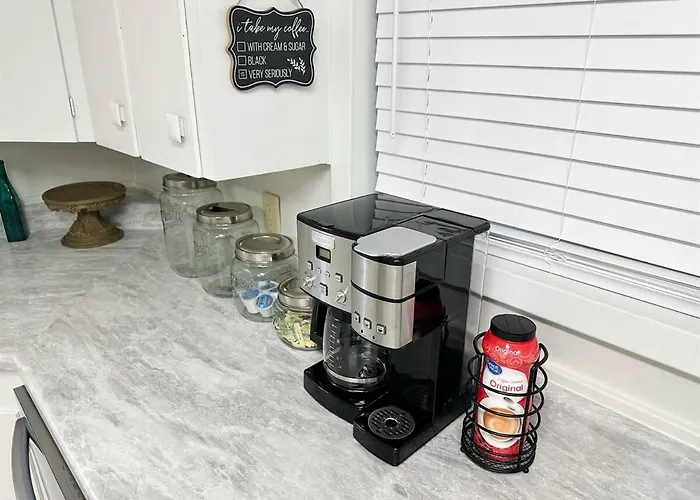 Hot Spot Near Cajun Dome And Moncus Park Sleeps 8 Apartment *