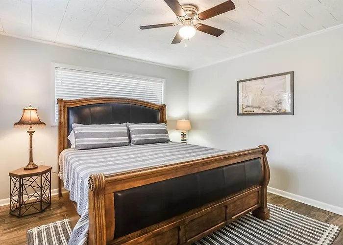Apartment Hot Spot Near Cajun Dome And Moncus Park Sleeps 8 *